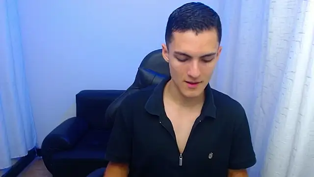 Snapshot of Matiius18 chatting on March 19, 1:59 pm Matiius18 online show from March 19, 1:59 pm