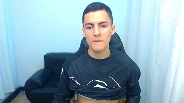 Snapshot of Matiius18 chatting on March 20, 2:33 pm Matiius18 online show from March 20, 2:33 pm