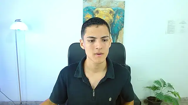 Snapshot of Matiius18 chatting on April 14, 1:39 pm Matiius18 online show from April 14, 1:39 pm