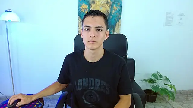 Snapshot of Matiius18 chatting on April 16, 2:18 pm Matiius18 online show from April 16, 2:18 pm