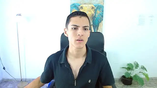 Snapshot of Matiius18 chatting on April 18, 2:10 pm Matiius18 online show from April 18, 2:10 pm