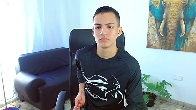 Snapshot of Matiius18 chatting on April 25, 1:25 pm Matiius18 online show from April 25, 1:25 pm
