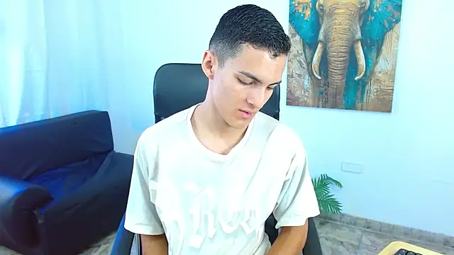Snapshot of Matiius18 chatting on April 28, 1:16 pm Matiius18 online show from April 28, 1:16 pm