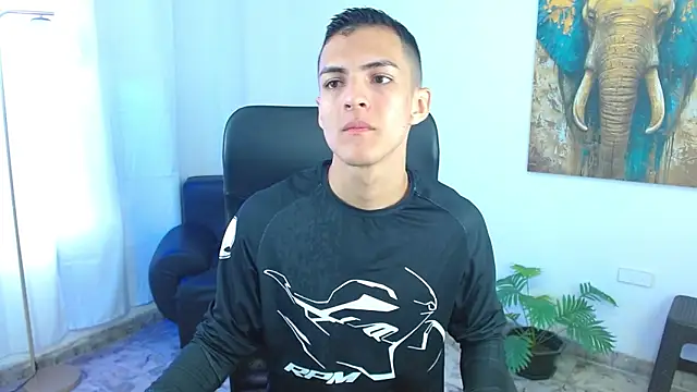 Snapshot of Matiius18 chatting on May 22, 2:01 pm Matiius18 online show from May 22, 2:01 pm