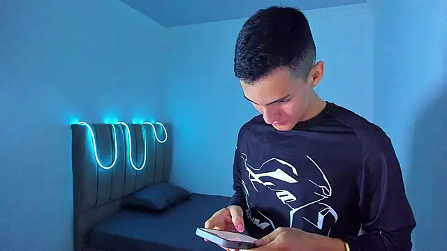 Snapshot of Matiius18 chatting on June 11, 1:53 pm Matiius18 online show from June 11, 1:53 pm