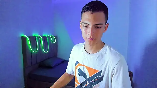 Snapshot of Matiius18 chatting on June 13, 6:39 pm Matiius18 online show from June 13, 6:39 pm