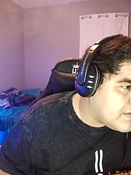 Snapshot of perversus12 chatting on February 5, 12:59 am perversus12 online show from February 5, 12:59 am