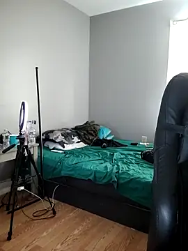 Snapshot of perversus12 chatting on February 8, 8:12 pm perversus12 online show from February 8, 8:12 pm