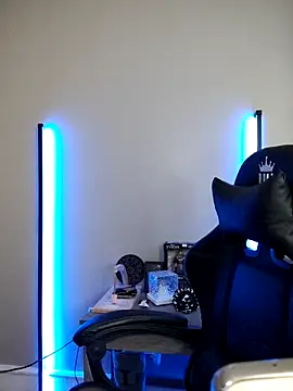 Snapshot of perversus12 chatting on February 20, 5:02 pm perversus12 online show from February 20, 5:02 pm