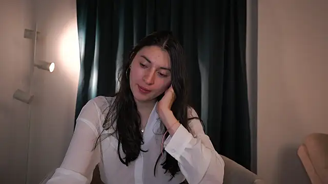 Snapshot of Auralea chatting on May 12, 5:04 am Auralea online show from May 12, 5:04 am