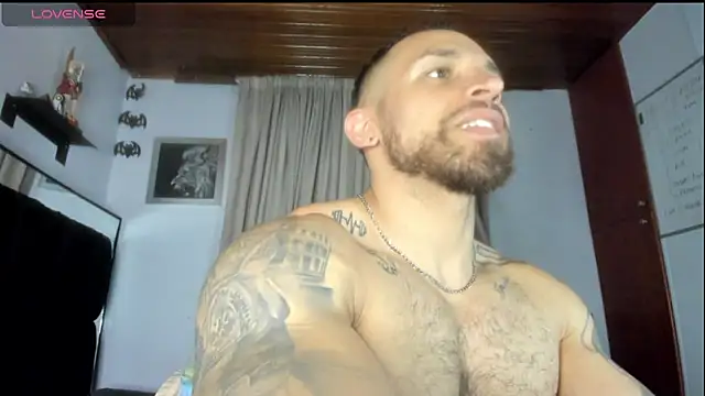 Snapshot of mason_fit chatting on April 10, 2:06 am mason fit online show from April 10, 2:06 am