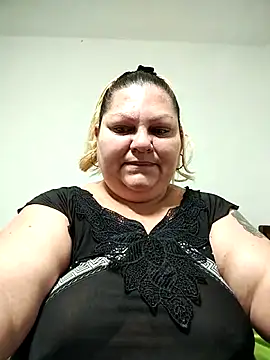 Snapshot of Miasmithr chatting on September 26, 7:34 am Miasmithr online show from September 26, 7:34 am