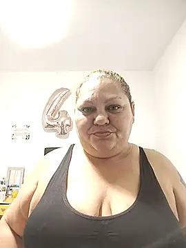 Snapshot of Miasmithr chatting on December 5, 1:09 pm Miasmithr online show from December 5, 1:09 pm