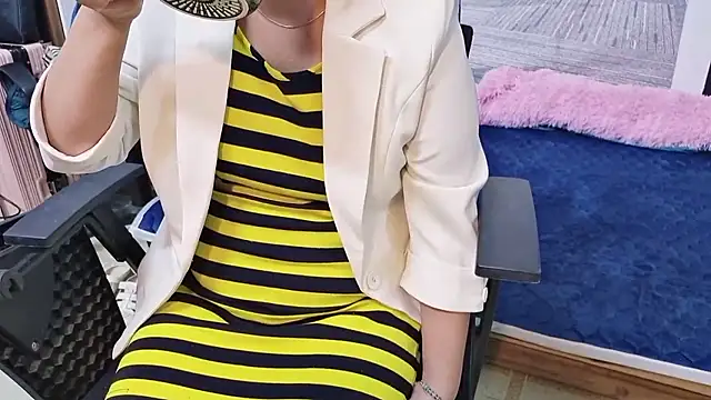 MichiLovely online show from November 7, 8:25 am