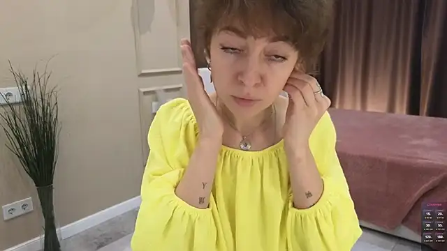 daniellia  online show from October 13, 8:03 am