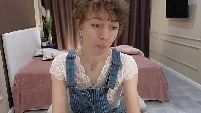 daniellia  online show from October 20, 8:26 am