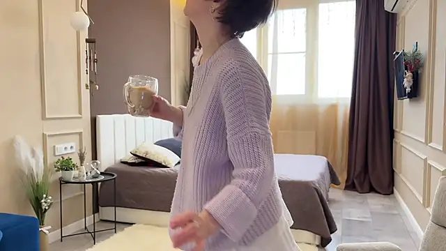 daniellia  online show from February 22, 9:19 am