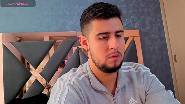 Snapshot of ryan_evanss chatting on September 26, 1:26 pm ryan evanss online show from September 26, 1:26 pm