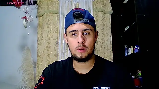 Snapshot of ryan_evanss chatting on October 1, 4:51 am ryan evanss online show from October 1, 4:51 am