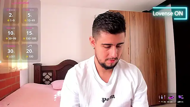 Snapshot of ryan_evanss chatting on October 15, 1:22 pm ryan evanss online show from October 15, 1:22 pm