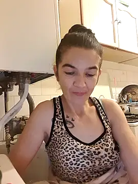 alinaalinutzq online show from November 29, 8:45 pm