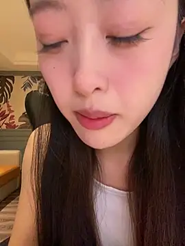 Snapshot of MengMeng0515 chatting on April 9, 2:44 pm MengMeng0515 online show from April 9, 2:44 pm
