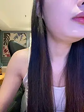 Snapshot of MengMeng0515 chatting on April 10, 1:38 pm MengMeng0515 online show from April 10, 1:38 pm