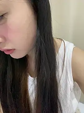 Snapshot of MengMeng0515 chatting on April 14, 2:01 pm MengMeng0515 online show from April 14, 2:01 pm