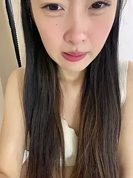 Snapshot of MengMeng0515 chatting on May 4, 2:24 pm MengMeng0515 online show from May 4, 2:24 pm