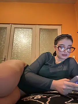 Larra69 online show from December 4, 5:43 pm