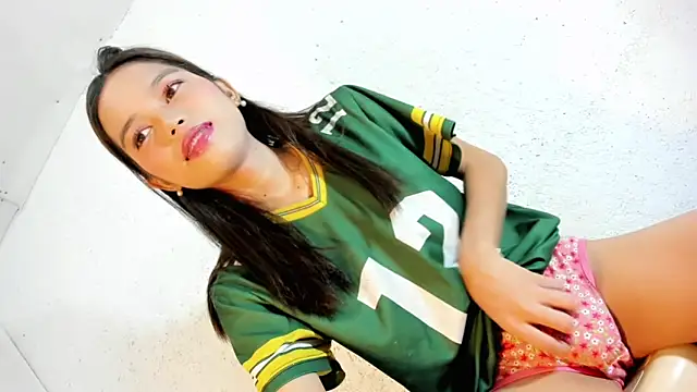 Snapshot of CUTIE_GIRLSX chatting on June 23, 11:08 am CUTIE GIRLSX online show from June 23, 11:08 am