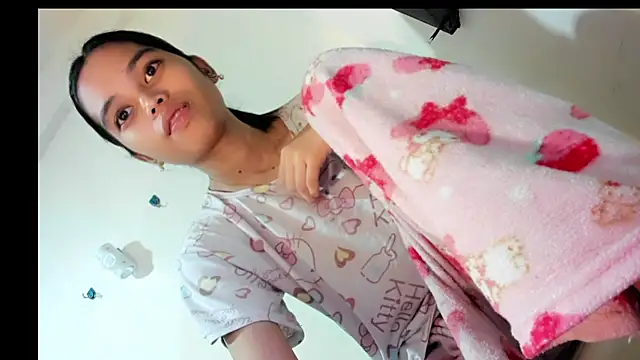 Snapshot of CUTIE_GIRLSX chatting on July 30, 1:10 pm CUTIE GIRLSX online show from July 30, 1:10 pm