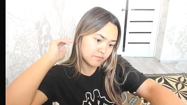 saika blush online show from November 18, 5:45 am