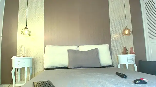 Snapshot of Tiifany_Baker chatting on October 14, 8:20 pm Tiifany Baker online show from October 14, 8:20 pm