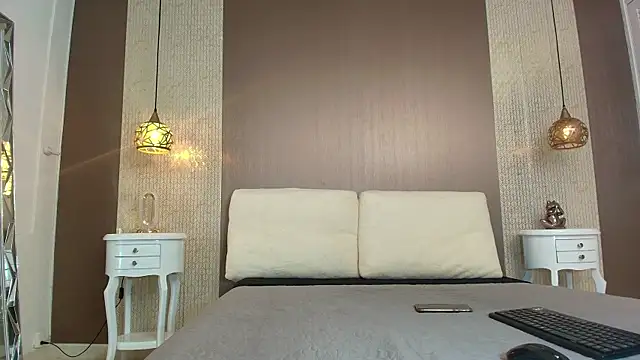 Snapshot of Tiifany_Baker chatting on October 28, 7:49 pm Tiifany Baker online show from October 28, 7:49 pm