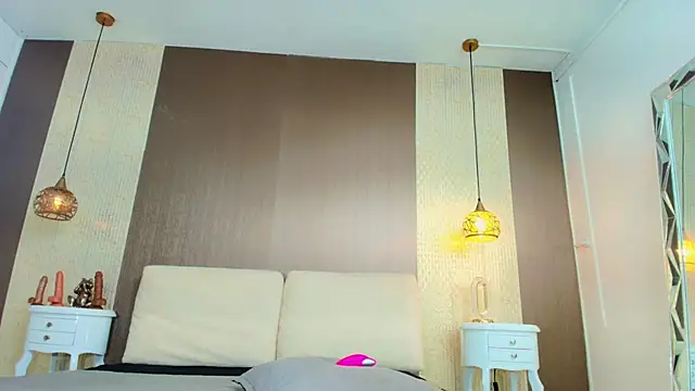 Tiifany Baker online show from January 17, 7:50 pm