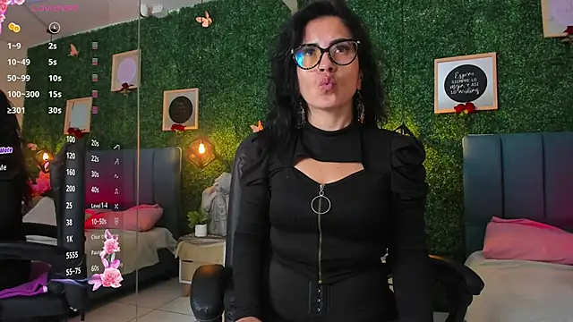 Linagh  online show from November 15, 11:40 am