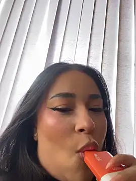 Zoey thompson online show from September 30, 4:45 pm