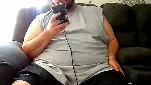 beardedteddy33 online show from October 1, 6:58 pm