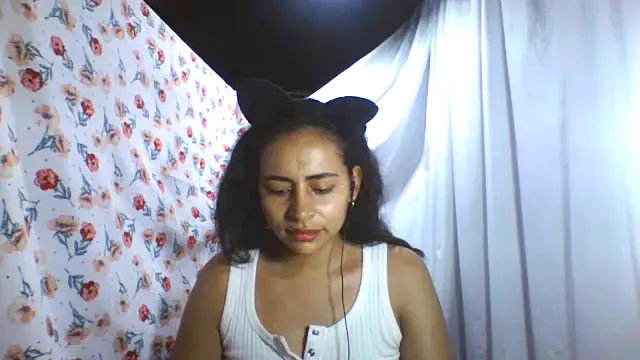 Snapshot of Anabelhotxx16 chatting on September 15, 3:06 am Anabelhotxx16 online show from September 15, 3:06 am