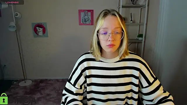 R0cket bunny online show from October 9, 1:25 am