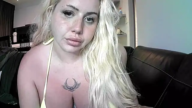 TiaDoll online show from September 15, 7:25 pm