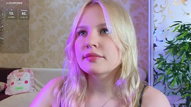 Mila Lioness online show from September 15, 8:42 pm
