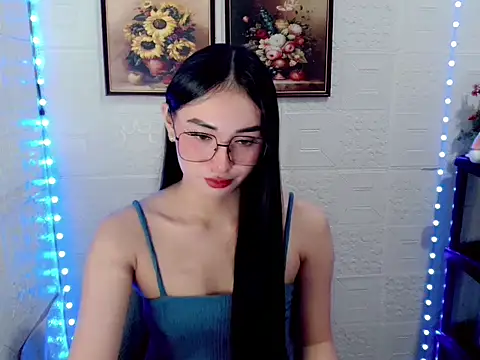 lovelysassy online show from October 12, 9:03 pm