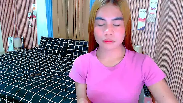 mikhaylahanderson online show from November 22, 4:44 am