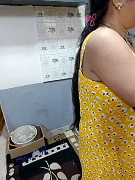 Queen Nightt online show from March 3, 3:45 am