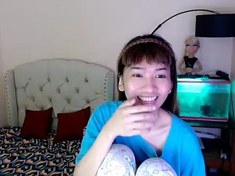 ShantalFoxxy  online show from January 13, 2:00 pm