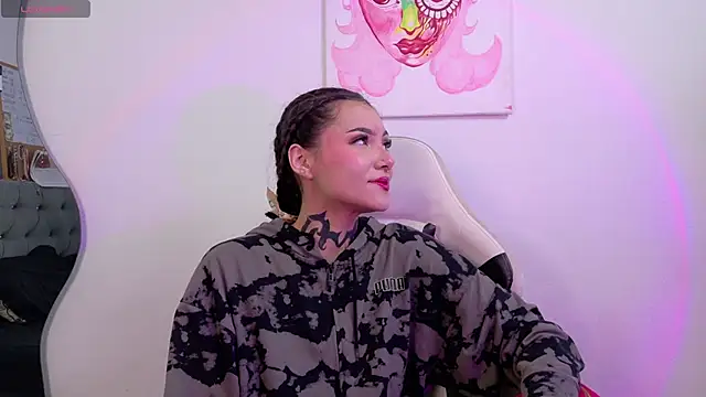 sara queen10 online show from October 1, 1:50 pm