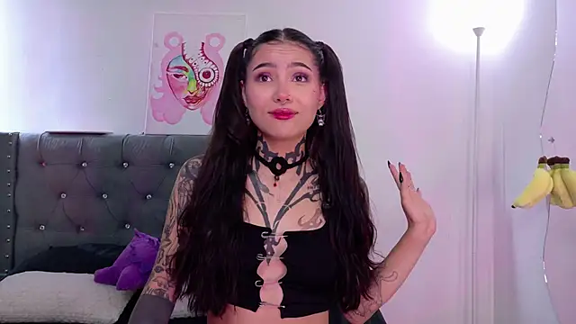 sara queen10 online show from October 23, 3:55 pm