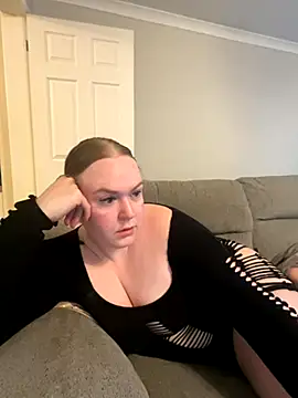 Snapshot of gracelovesxx chatting on October 3, 8:33 am gracelovesxx online show from October 3, 8:33 am